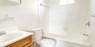 Evergreen Village Apartments & Townhomes Gallery 11