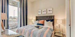 Eastbank River Walk Townhomes & Apartments Gallery 3