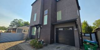 Newer Contemporay Home in Midtown Gallery 1
