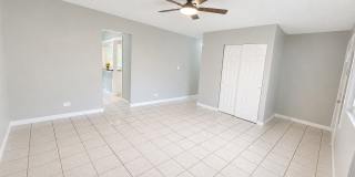 6847 Hawthorne Lane Gallery 7
