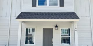 Brand New Townhome with Fence! Gallery 1