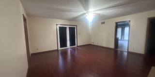 Unique Lyndon area 4 bedroom home with multiple common areas Gallery 39