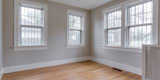 Charming 3BR/1B Conveniently Located Near Rhodes College! Gallery 10