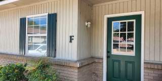 2 Bed/1 Bath Apartment Gallery 1