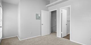 RIVER CROSSING TOWNHOME - 2BD -2.5BA - GREENBELT VIEW - WASHER/DRYER - RESERVED PARKING Gallery 23
