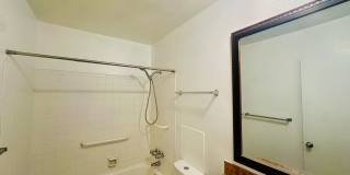 Desert Atrium - Studios, 1 Bedrooms and 2 Bedrooms in Great Location! Community Pool! Gallery 20