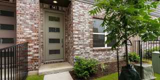 323 Howard Street Gallery 1