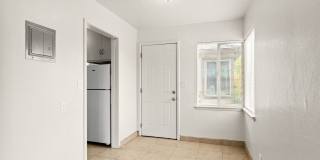 Recently Remodeled 1 Bedroom Duplex Unit Looking for a new tenant! Gallery 6