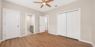 631 E Mistletoe Gallery 12