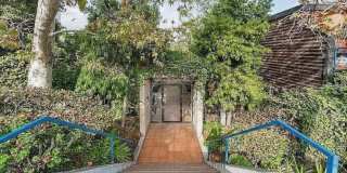 Unique Multi-Level Hollywood Hills Condo with 2 Bedrooms and 2 1/2 Bathrooms Unique Multi-Level Hollywood Hills Condo with 2 Bedrooms and 2 1/2 Bathrooms Gallery 1