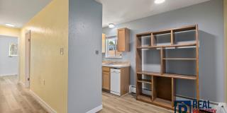 Charming 2 Bed, 1 Bath Condo in Prime Location! Gallery 4