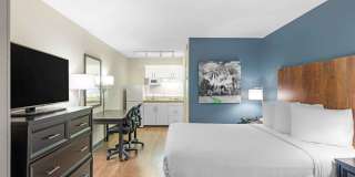 Miami - Airport - Blue Lagoon Gallery 10