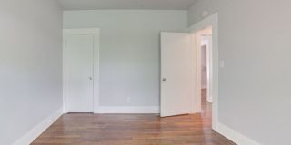 2607 East 10th Street Gallery 16