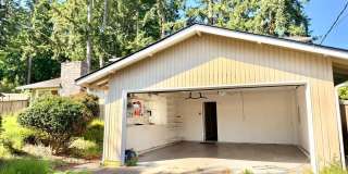 Spacious 4BD/3BA Bellevue Home with Private Backyard & Garage Gallery 27