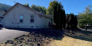 Great 3 Bedroom 2 Bath House in Roseburg! Gallery 1