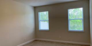 Beautiful 4/3 with fenced yard in Hunters Creek! Available August 2026 Gallery 12