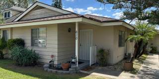 Adorable 2 Bed 1 Bath Duplex Unit in Orange Near Old Towne Orange Gallery 1