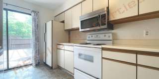 Beautiful 2 bedroom 2.5 bath Condo w/ Reserved Parking Space @ Finley Forest, Chapel Hill, Available Now! Gallery 8