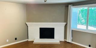 Charming Updated Condo in Great Location Gallery 11