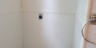 Huge 3 bedroom/1 bath upstairs apartment with Water, Gas Range and Refrigerator! Gallery 12