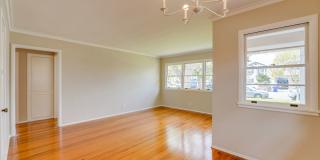 Cute-as-a-Button Coronado "Palmer" Home in a Fabulous School-Side Location – Coronado Village Gallery 10