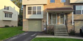 Spacious 3-bedroom Hampton townhome Gallery 1