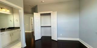 Great, modern 2 bedroom 2.5 bath available in South Austin! Gallery 30