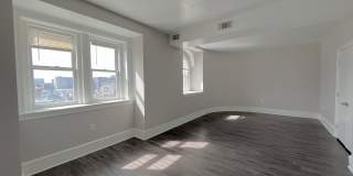 306 W Franklin Gallery 12