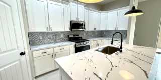 Beautiful 3 Bedroom Home on Desert Lakes Golf Course! Gallery 14