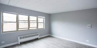 5649 North Christiana 5649 North Christiana Gallery 1