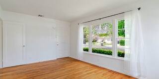 4950 Newcastle Avenue Gallery 7