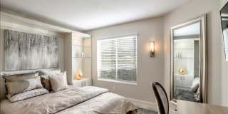 FURNISHED OPTIONAL 2 BEDROOM REMODELED CONDO ON 1ST FLOOR! Gallery 16