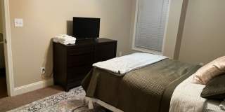 Top floor, fully furnished, with balcony-  Perfect for Professionals- Near shops & restaurants Gallery 12