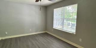Charming 2 Bed, 1 Bath, 1 Car Garage, Covered Patio in Private Neighborhood! Gallery 1