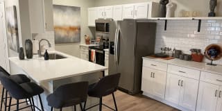 NovaVista Apartments at Woodlake Gallery 1