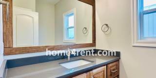 Nearly New Luxury Home in Blue Valley Schools! Gallery 27