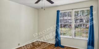 Two-Level Townhome in DeSoto Courts Gallery 16