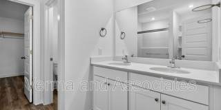 4771 W Folsom St Gallery 21