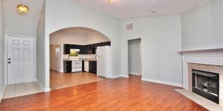 Room in 3 Bedroom Home at Tom Hunter Dr Gallery 8