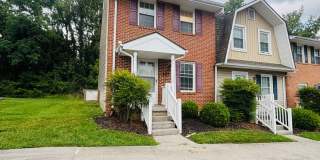 2 Bedroom, 1.5 Bath Townhouse Gallery 2