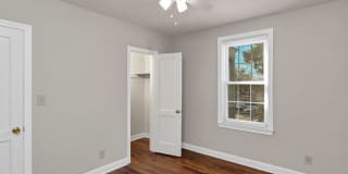 Charming 2 Bedroom Home Just Blocks from USC Campus with Great Parking & Move-In Ready Appeal Gallery 24