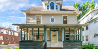 1704 Ashland, St. Paul (Available June 1st)- 7 Bedroom 3 Bathroom Gallery 1