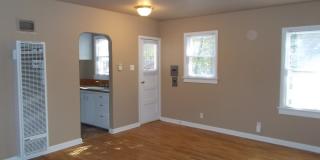 1 Bed/ 1 Bath House with Hardwoods Gallery 4