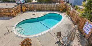 Awesome Updated 1 Bedroom apartment @ The Steelio with parking, pool and AC! EV Chargers! Gallery 7