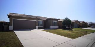Charming 3 Bed / 2 Bath Home with Garage in Bakersfield! Gallery 1