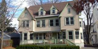315 Greenwood Pl - Available 06/01/27 - 5 Bedroom Townhouse close to stores and restaurants! Gallery 1