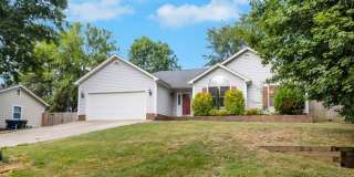 Charming 3BR Ranch in Huntersville- Huge Yard- pets welcome Gallery 1