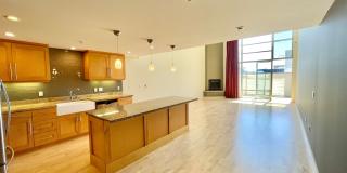 1,600 sqft 2-Level SOMA 1BD+2 Bonus Rooms+ 1.5BA Loft! 2 Car Pkg! Laundry! Balcony! -PROGRESSIVE Gallery 10