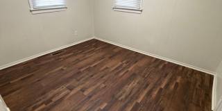1810 Laurel Street Gallery 8