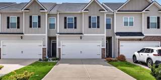 Living in Laurel Park Gallery 1